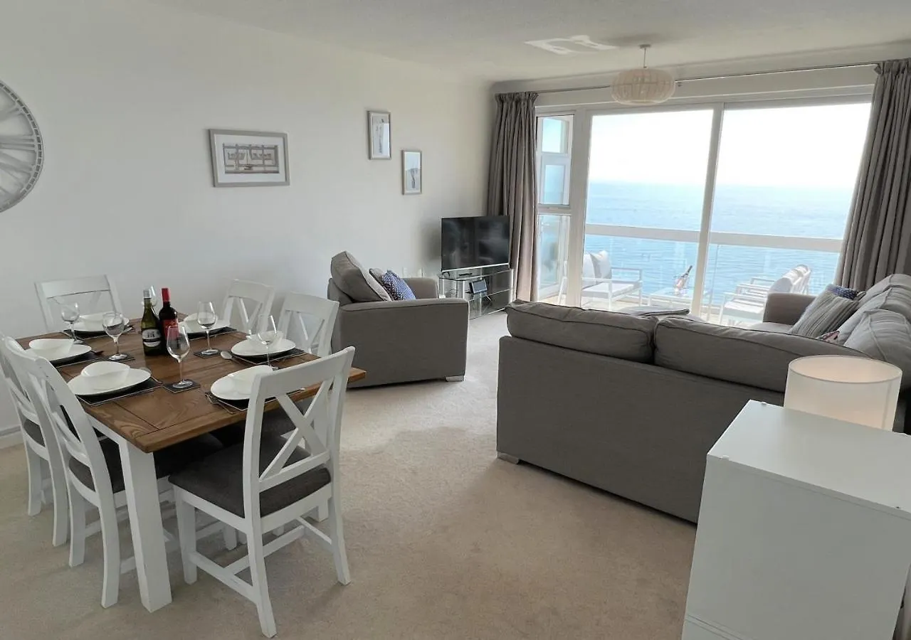 Woodridge Court Apartment Newton